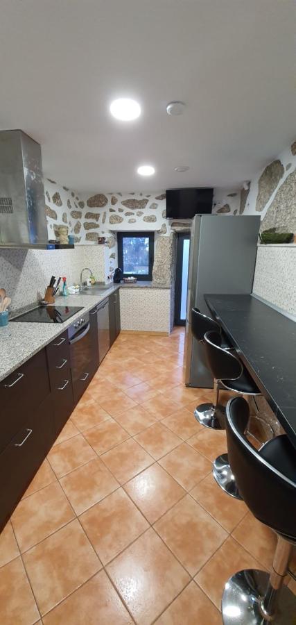 Villa Quinta Da Tormenta -14 Pessoas- Cabeceiras De Basto 2 Casas E Piscina Privada Esterno foto
