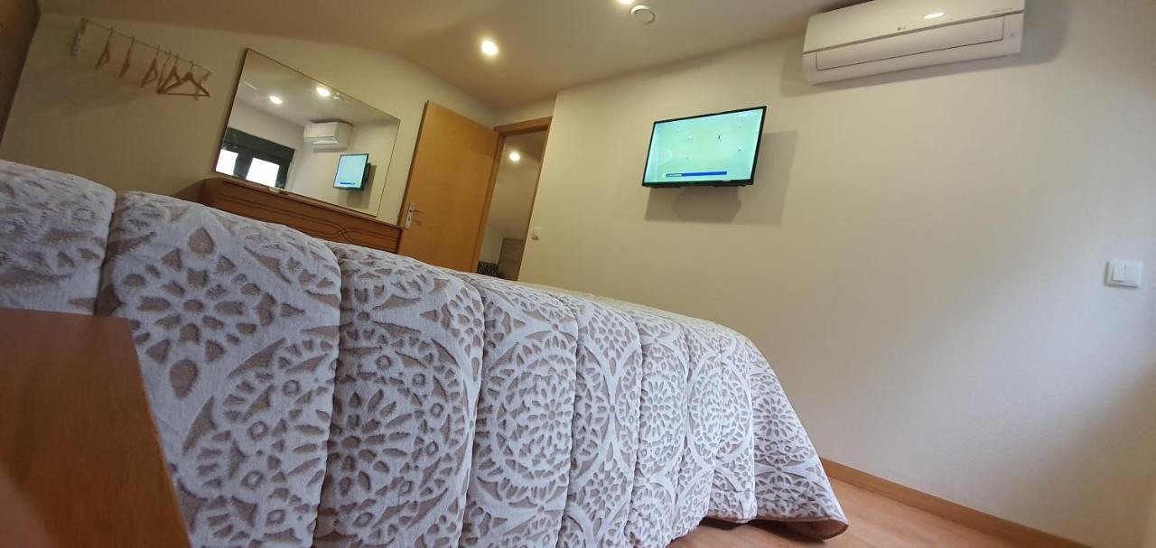 Villa Quinta Da Tormenta -14 Pessoas- Cabeceiras De Basto 2 Casas E Piscina Privada Esterno foto
