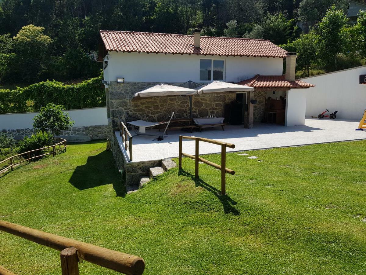 Villa Quinta Da Tormenta -14 Pessoas- Cabeceiras De Basto 2 Casas E Piscina Privada Esterno foto