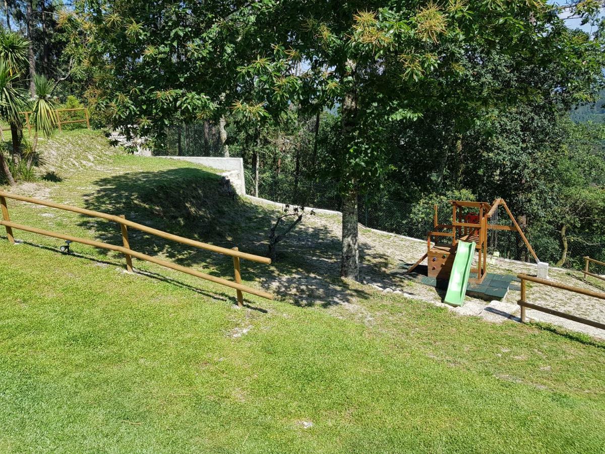 Villa Quinta Da Tormenta -14 Pessoas- Cabeceiras De Basto 2 Casas E Piscina Privada Esterno foto